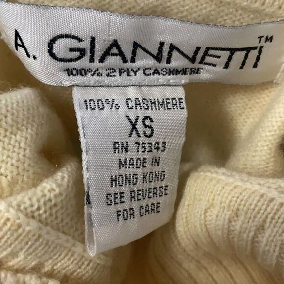 A.GIANNETTI 100% 2PLY CASHMERE SWEATER SIZE XS - Picture 3 of 4